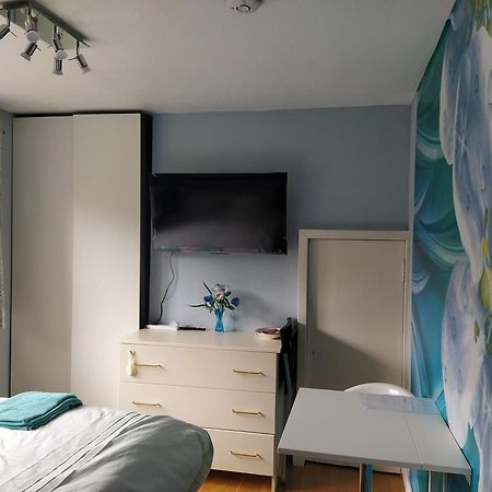 Self Catering Studio Flat Apartment Edinburgh Exterior photo