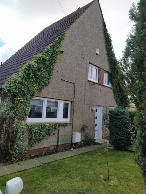 Self Catering Studio Flat Apartment Edinburgh Exterior photo