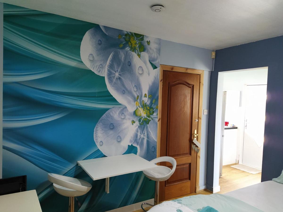 Self Catering Studio Flat Apartment Edinburgh Exterior photo