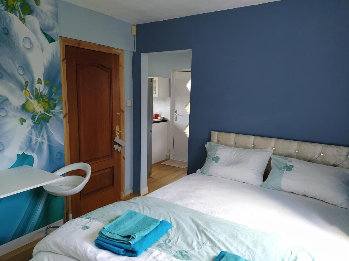 Self Catering Studio Flat Apartment Edinburgh Exterior photo